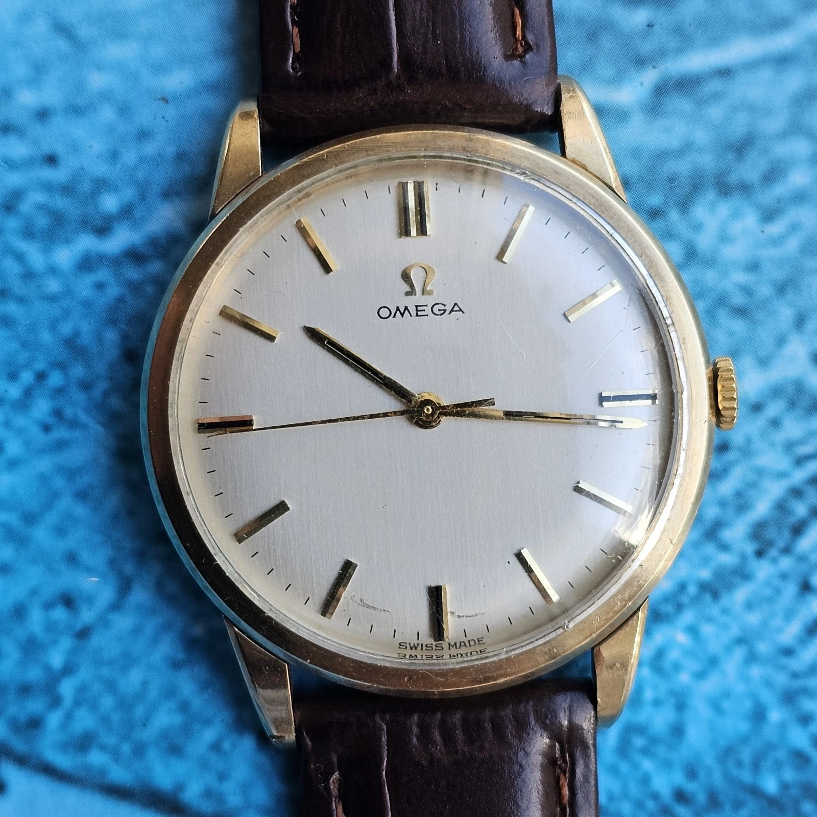 Omega — Vintage 9k Solid Gold Omega Hand-Winding Men's Wristwatch  Cal 601