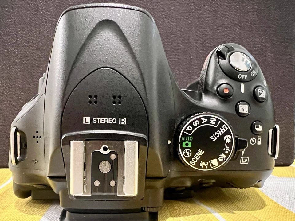 Kit de cámara Nikon D5200 DSLR 18-55 mm VR bolsa de lentes baterías cargadores paquete de filtro Foto 4 de 4