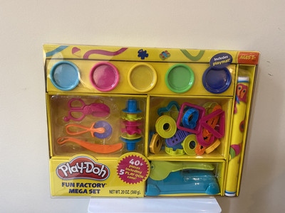 Play-Doh Fun Factory Mega Set with more that 40 Pieces with5 Play-Doh colors