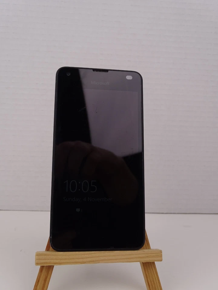 Microsoft Lumia 550 4G LTE 4.7" 5MP CAMERA Windows Quad-core 1GB RAM 8GB ROM - Image 2 of 4