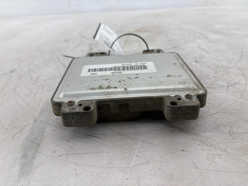 2004-2005 Chevrolet Silverado 3500 /2500 Engine Control Module Computer OEM - Image 3 of 4
