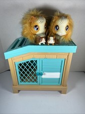 Little Live Pets 2 Mama Guinea Pig with Hutch and 2 Surprise Babies - 26410