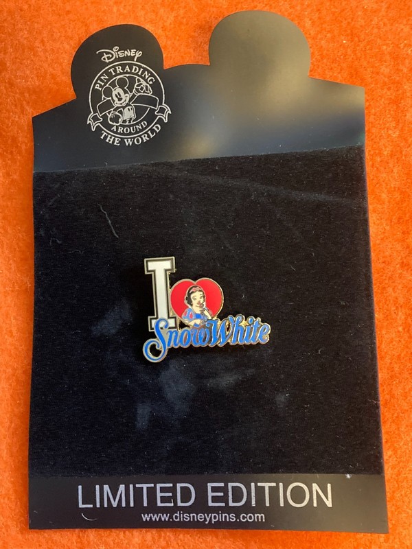48951    DS - Snow White - I Love Pins