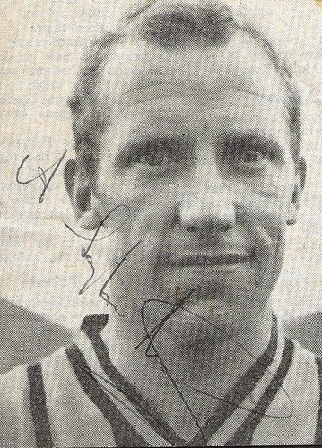 ARTHUR LONGBOTTOM PORT VALE FC 1961-63 EX QPR ORIGINAL AUTOGRAPHED SMALL PICTURE - Picture 2 of 3
