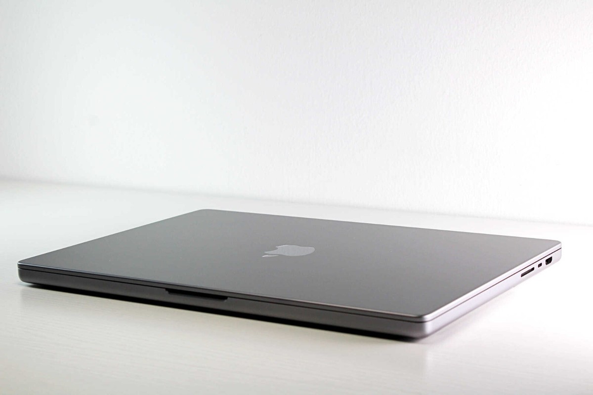 Apple MacBook Pro 2021 M1 Pro & M1 Max 14 Apple MacBook Pro 2021 M1 Pro & M1 Max 14