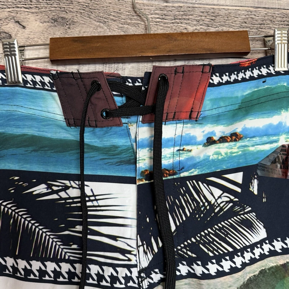 Pantalones cortos de tabla hawaianos Hang Ten para hombre con cordón grande bolsillo floral Foto 4 de 4