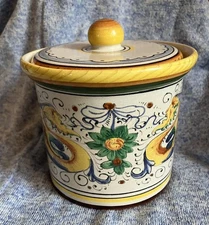 Italian Hand-Painted Ceramic Covered Deruta Maiolica Container