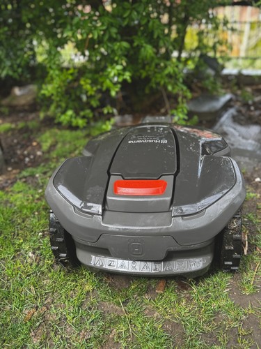 Husqvarna Automower 305  inkl. Ladestation - Top gewartet bei Händler Mähroboter