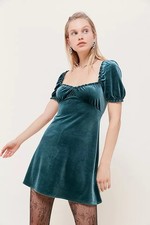 Urban Outfitters Green Cassandra Velvet Mini Dress Castlecore Fairy Holiday