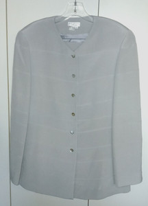 VTG. DUE PER DUE COLLECTION 2-PC GRAY SILK SKIRT SUIT-10-WORN ONCE-FULLY LINED
