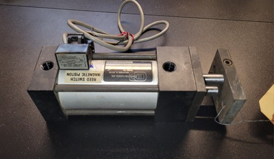 #ad Camp;C Manufacturing Pneumatic Cylinder w Magnetic Piston amp; Reed Switch – Used $52.75
