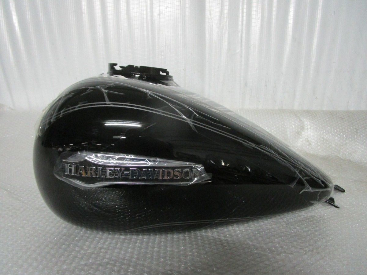 Harley-Davidson Vivid Black Touring Fuel Tank 61000016BHY for sale