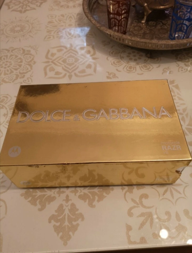 Motorola RAZR V3 - Dolce & Gabbana Oro (Libre) - Imagen 4 de 4