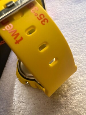 Casio G-shock Dw-6900Fs 24 karats 24K dw6900 Limited Edition rare