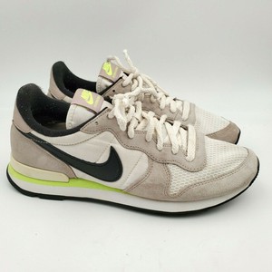 nike amarelo feminino