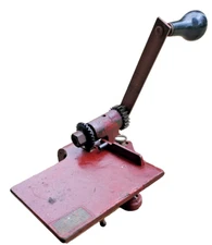 Antique Schul-Sons 001A Leather Cutting Pinking Machine Hand Crank Iron