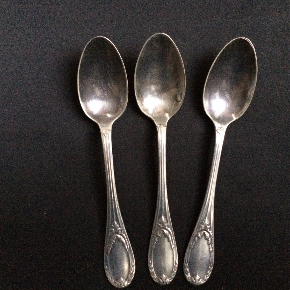 Lot De 12 Grandes Cuillères Anciennes Ercuis – Modèle Laurier, Métal Argenté, Made In France