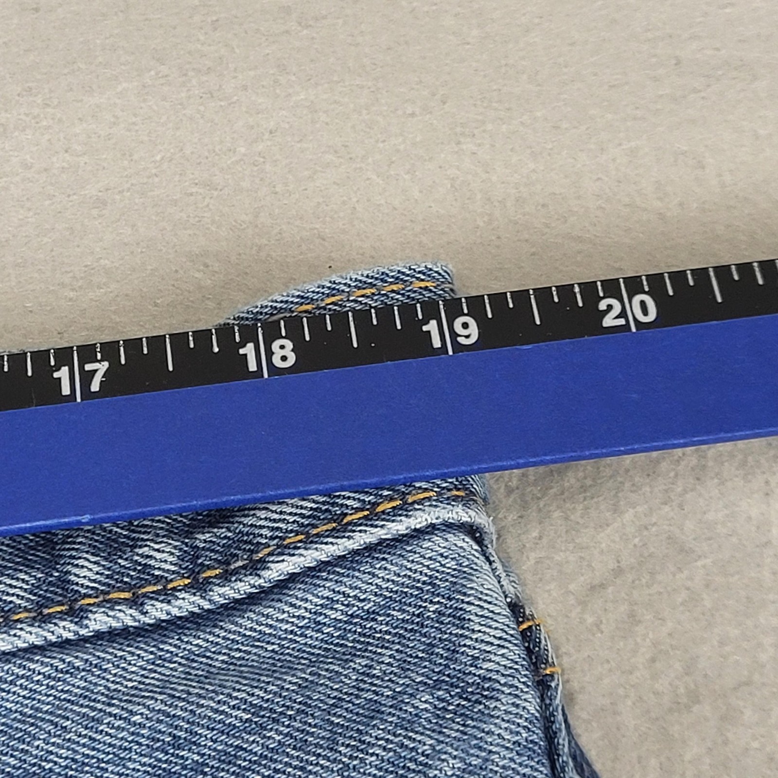 Levis 505 Jeans Mens 38x33 Blue Medium Wash Straight 100% Cotton Tag 38x34 thumbnail 7