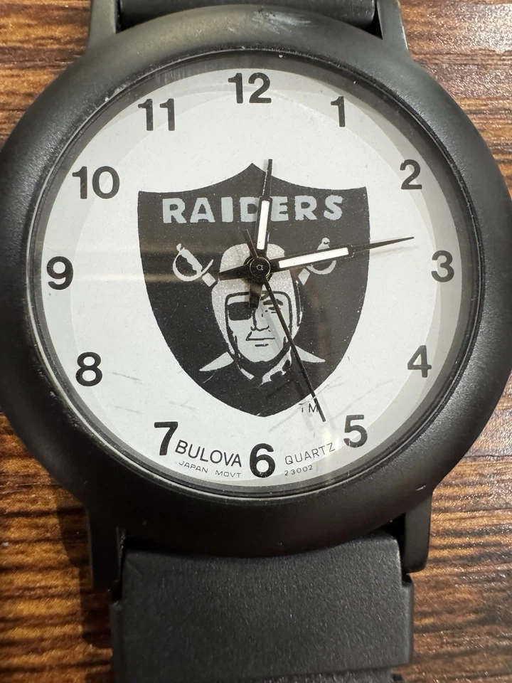 RARO Bulova Raiders Oakland Las Vegas Reloj Hombre Raider Nation Foto 3 de 4