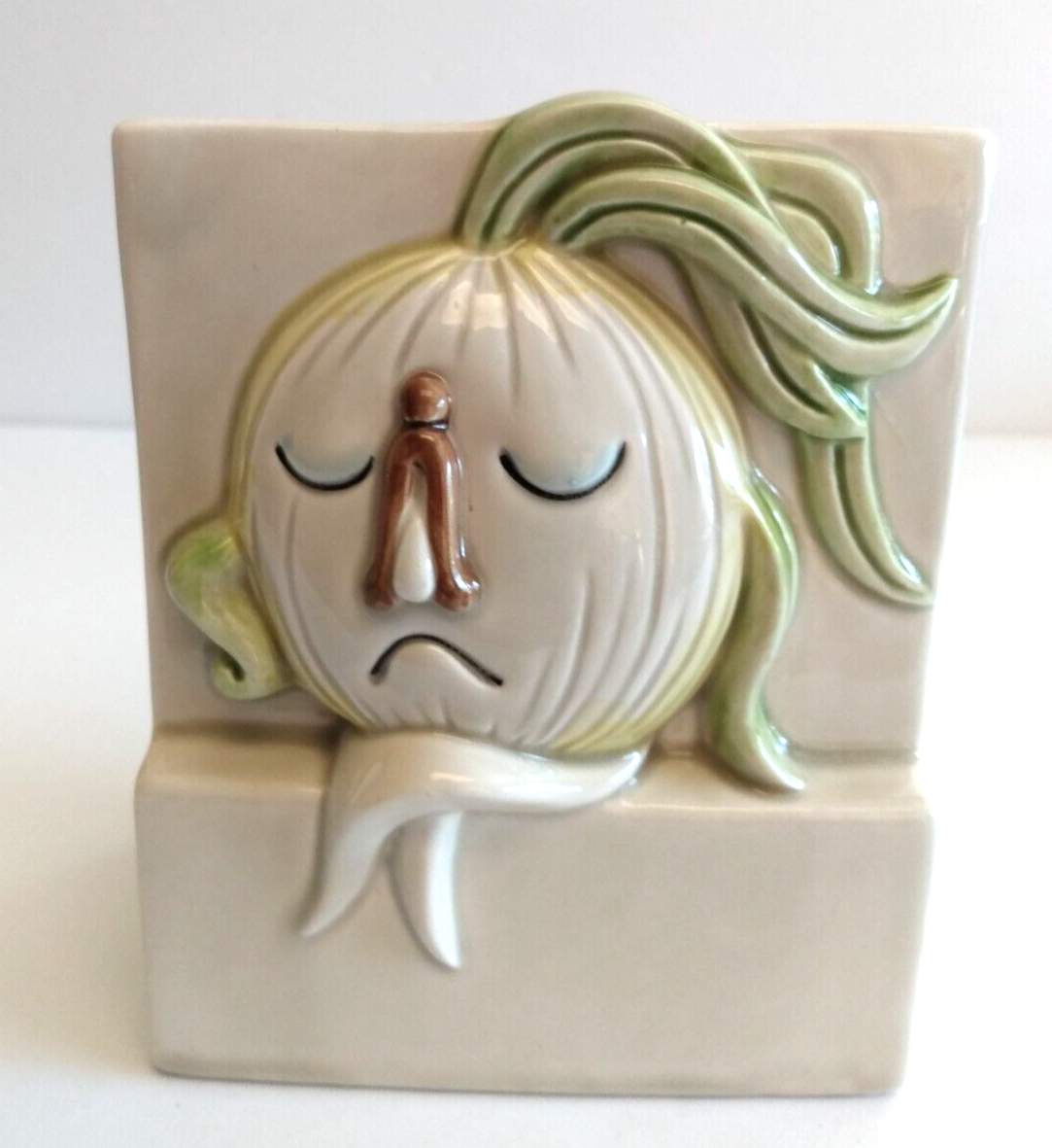 FITZ and FLOYD Anthropomorphic Onion Fridge Baking Soda Box Holder Vase