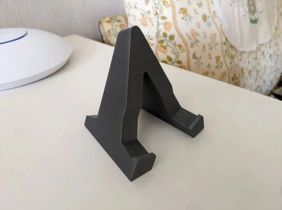 U6 Pro & U6-LR Desk Stand – Upright Holder Mount for Access Points - image 2 of 3