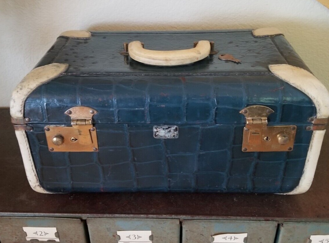 Rare Vintage 1930's/40s Paul Bunyan Luggage Cosmetic Train Case