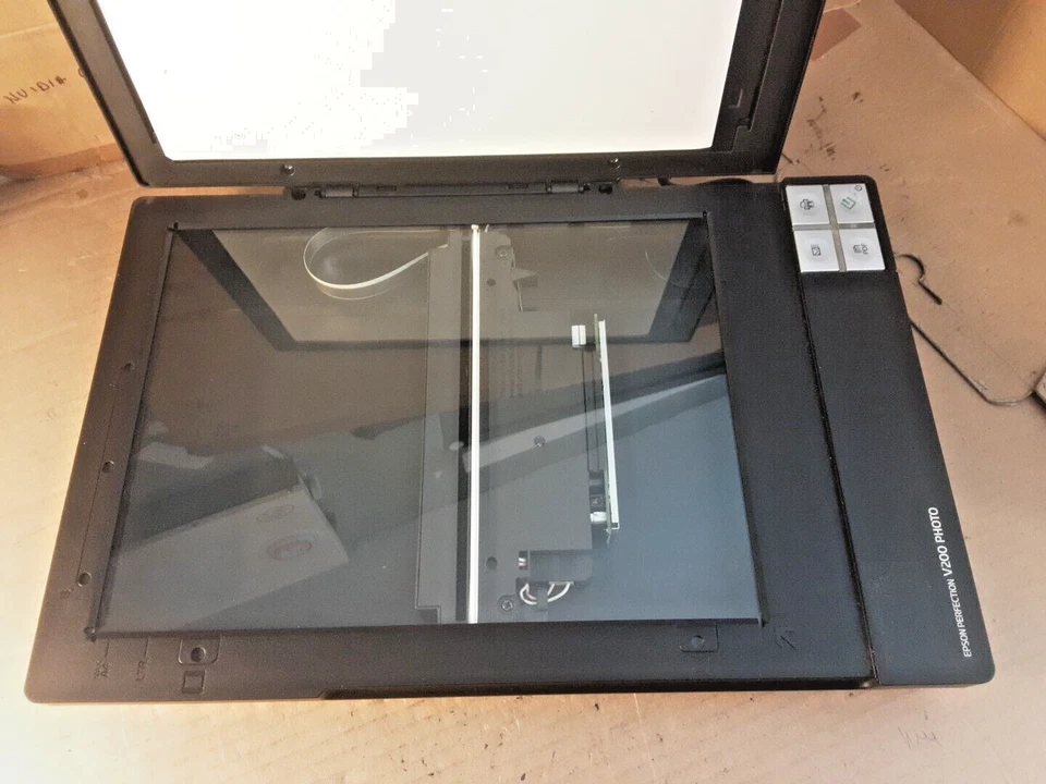 Epson Perfection V200 Photo Picture Flatbed Scanner / No PSU / No Negative Films - Image 3 of 4