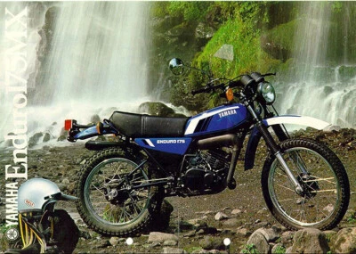 125 DTMX 1979 COULEUR BLEU EMBLEMES POUR RESERVOIR ET CACHES LATERAUX