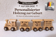 Holzzug mit Gravur Geburt personalisiert Baby Daten Name Datum Holzspielzeug