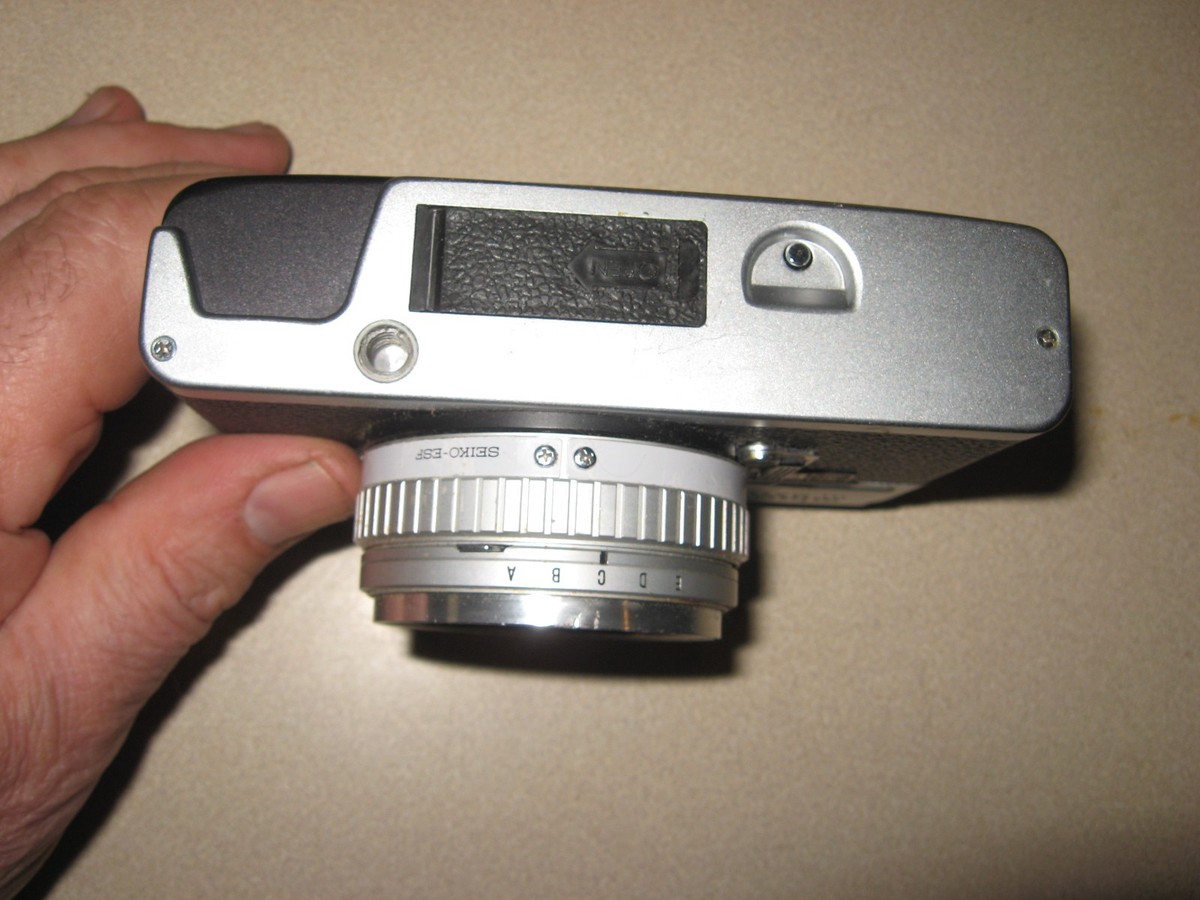 Minolta Hi-Matic E – Argentique 35mm, Objectif Rokkor-QF 40mm F/1.7, Télémètre Japon