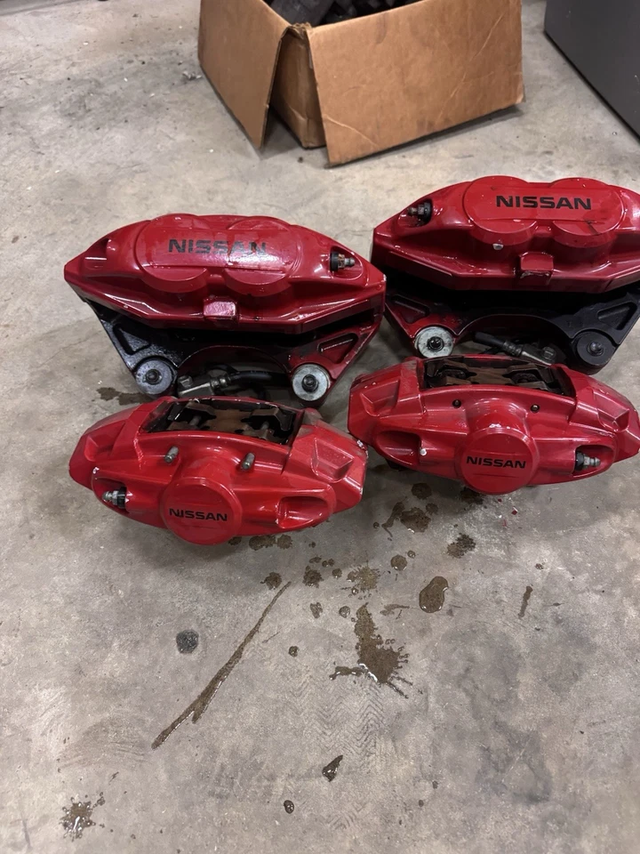 Usado, como novo conjunto de freios Infiniti G37 G35 350Z 370Z Akebono pinças grandes - Imagem 2 de 2