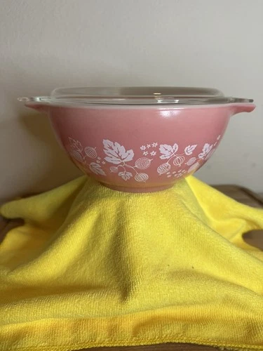 Vintage Pyrex Gooseberry Cinderella Mixing Bowl 1.5 Qt #442 With Lid #474C