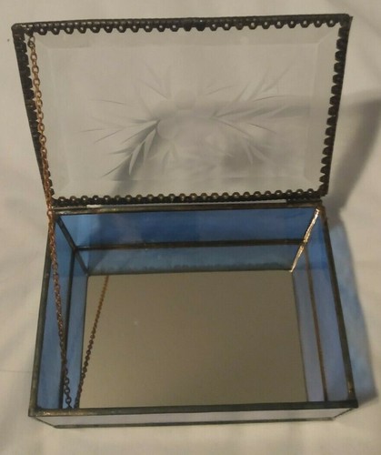 Stained Glass Box Handmade Hinged - Floral design etched on lid - Picture 3 of 8
