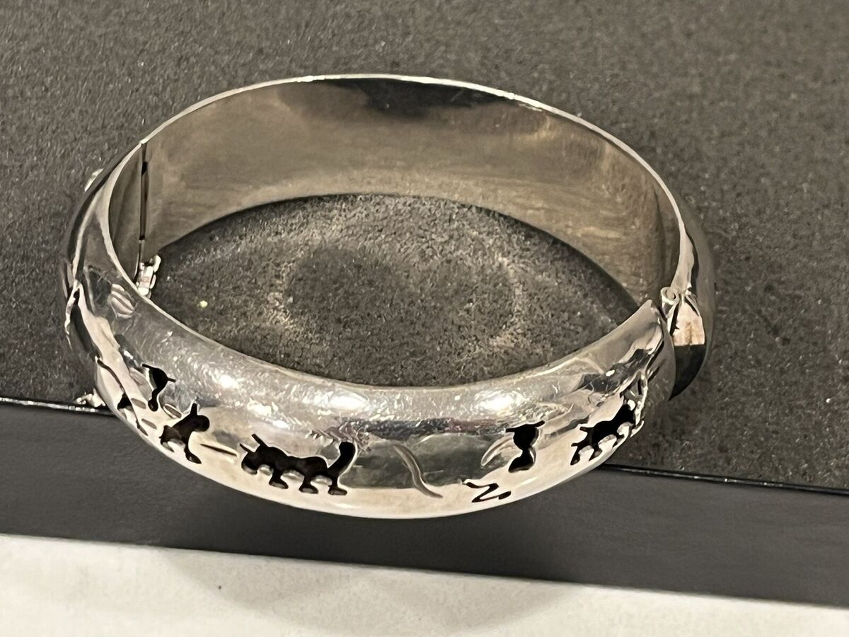 TC-04 Mexico Sterling Silver Bangle Hinged Bracelet Cut Out TC-04 Mexico Sterling Silver Bangle Hinged Bracelet Cut Out