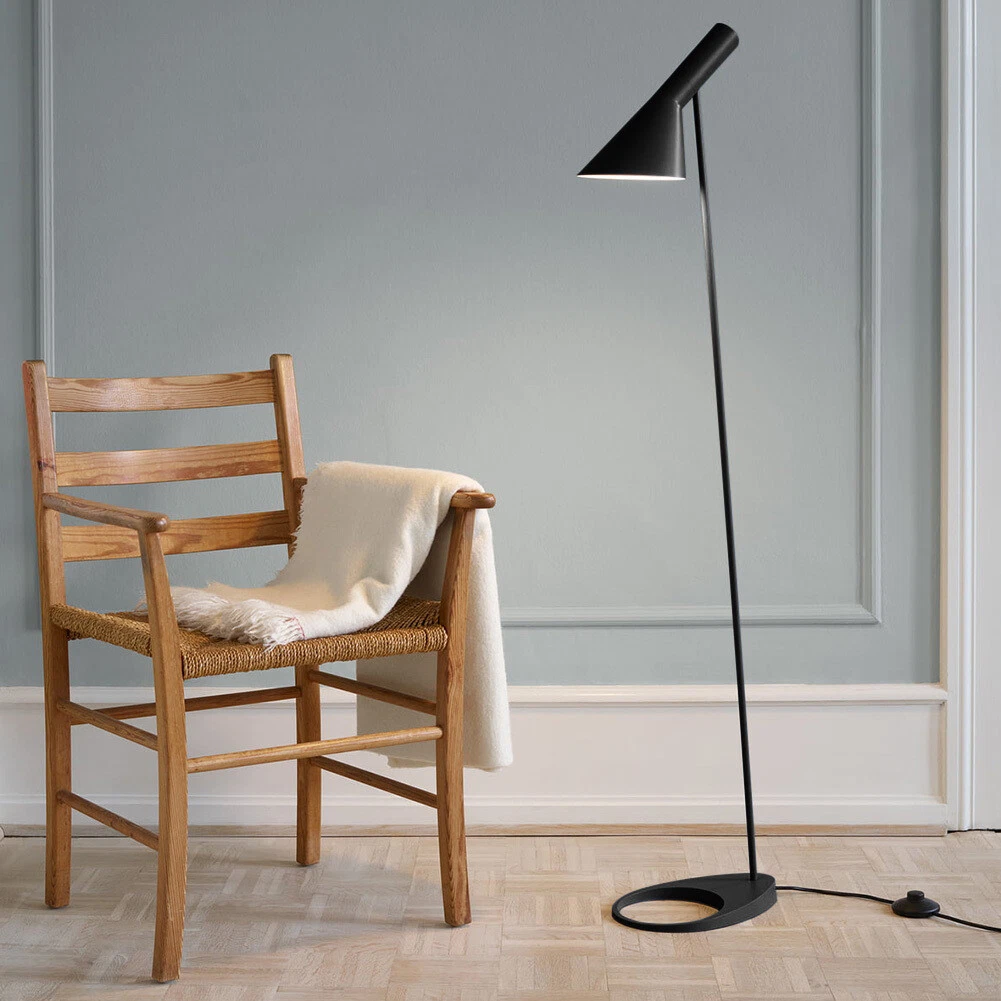 Turn on stand online lamp