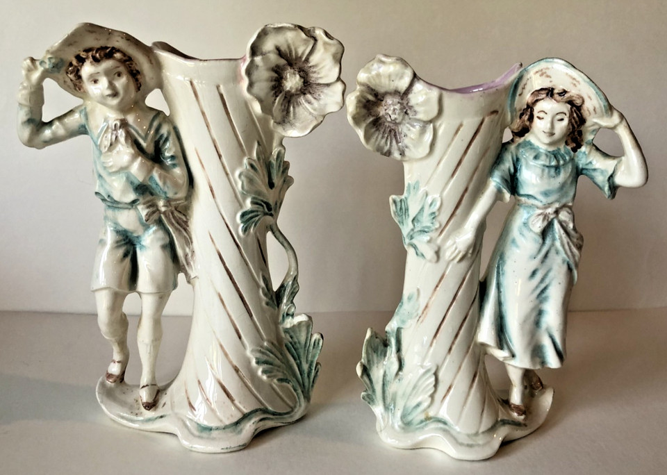 VTG Mid Century set of ceramic Boy & Girl bud vases-Marked HOM-Good Cond-6" tall