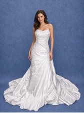 Davids Bridal New with Tags Classy Wedding Dress size 4 Free Shipping