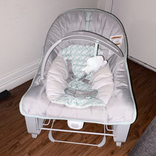 Ingenuity Infant Baby Bouncer Seat w/ Toy Bar, Gray White Mint