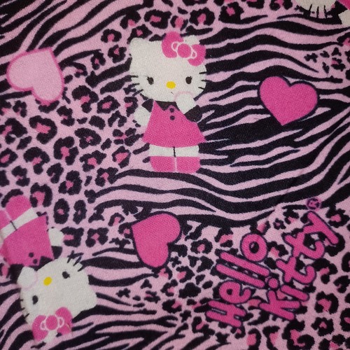 Jumbo FQ 24"x21" Rare Hello Kitty Cotton Flannel Fabric Animal Skins and Hearts - Picture 3 of 12