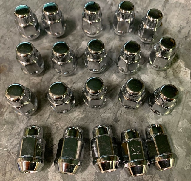 like new chrome lug nuts set of 20 for Subaru Toyota Nissan lugnuts