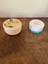 Dusting Powder Friendships Garden by Shulton Inc Early American Design Unused