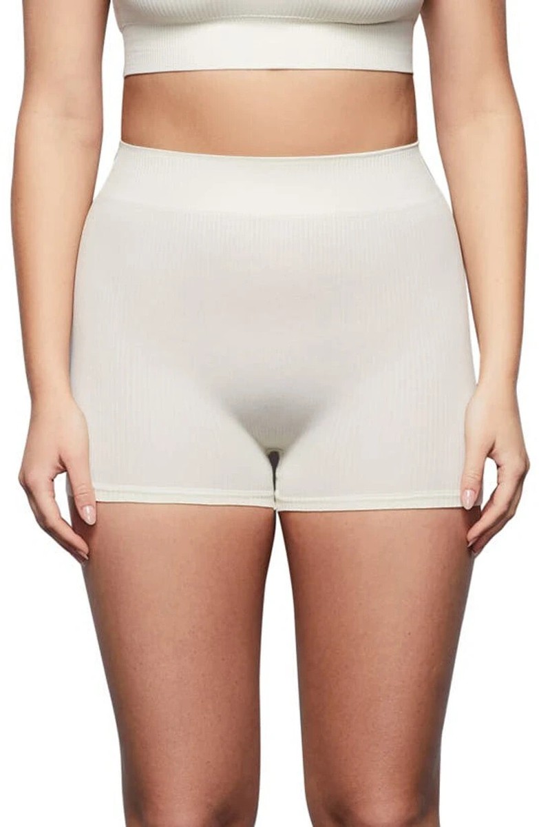 SKIMS Stretch Ribbed Shorts BONE (2XL/3XL) Style#:PN-BSH