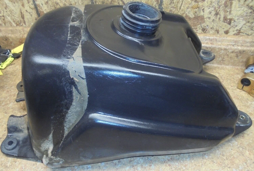 2001 2002 Yamaha ATV Bear Tracker YFM250 YFM 250 Fuel Gas Tank Petrol 4Wheeler - Image 2 of 3
