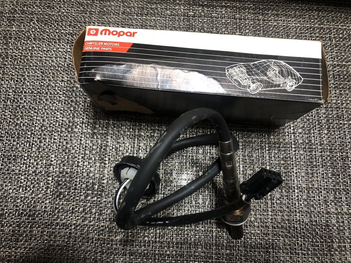OEM 1995-1996 Dodge Chrysler 2.0 2.5 Oxygen sensor 4671052 Mopar 