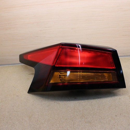 Tail Lights For Nissan Maxima Right Passenger Side Outer Tail Lamp For 2016-2018 Nissan Altima - Red Lens, Halogen Tail Lights For Nissan Sentra