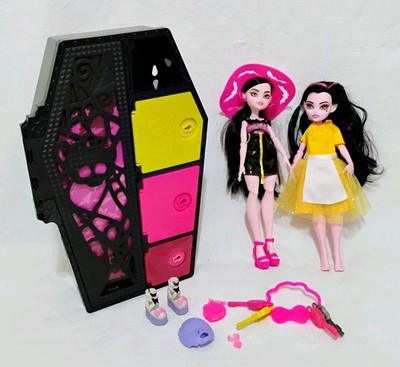 Monster High Mattel Draculaura Dolls With Locker And Accessories 