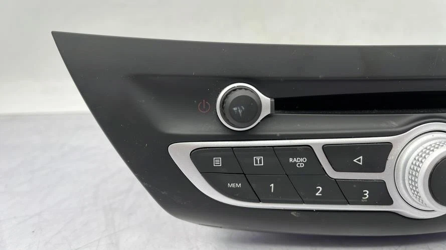 Autorradio original RENAULT LAGUNA 3 PHASE 2 281152237R - Imagen 2 de 4