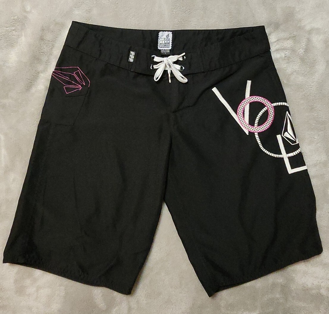 Vintage VOLCOM Miss Mod Board Shorts Size 7 Black White Pink Vintage VOLCOM Miss Mod Board Shorts Size 7 Black White Pink
