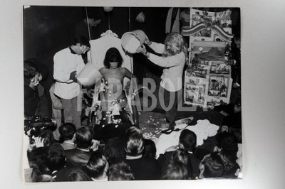 Photo Vintage Paris Spectacle Au Crazy Horse Années 70 - Tirage Argentique 21x27 Cm