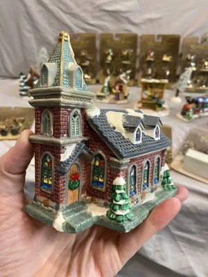 18 Piece Bundle! Cobblestone Corners 2004 Christmas Village